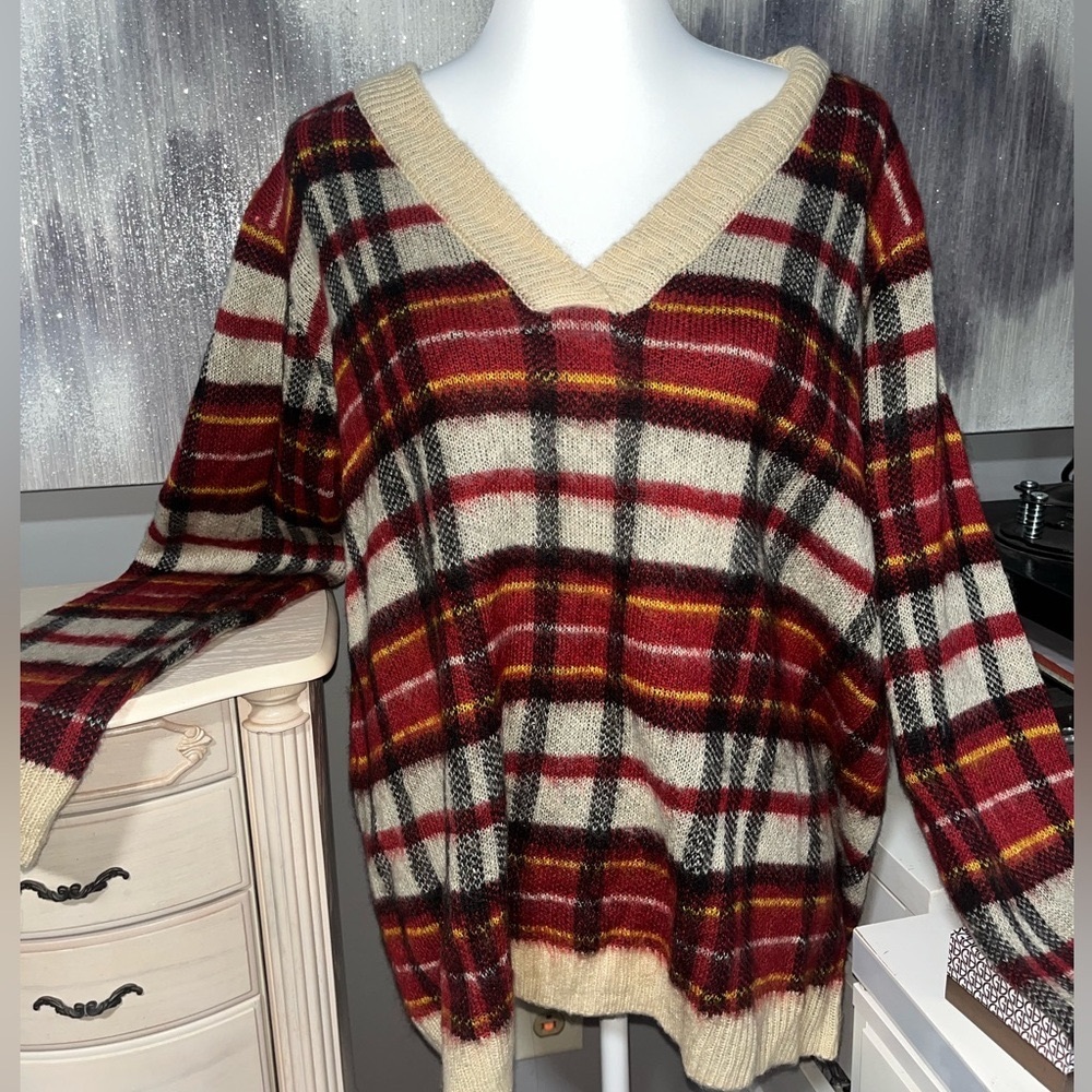 XL St. John’s sweater